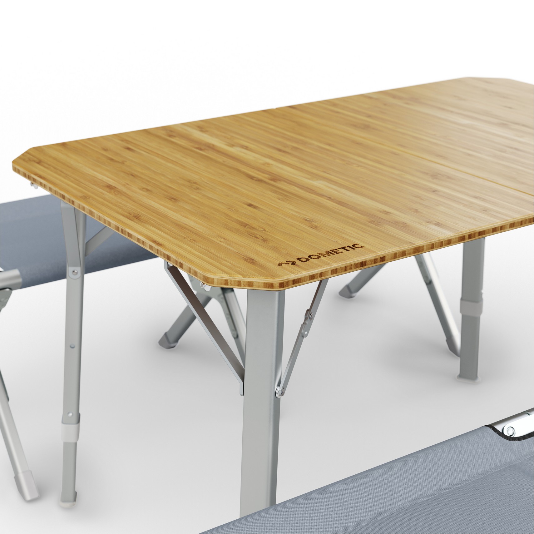 Dometic "Compact Camp Table" - bamboo